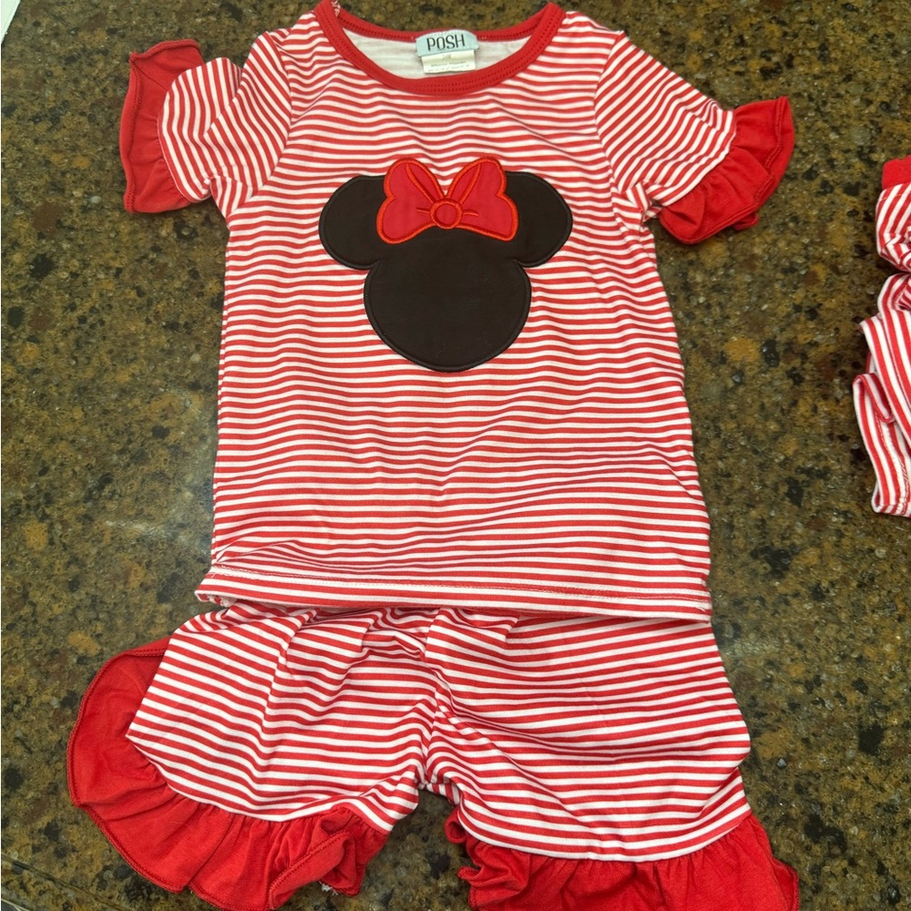Minnie outfit size 24 months worn once fits 2T